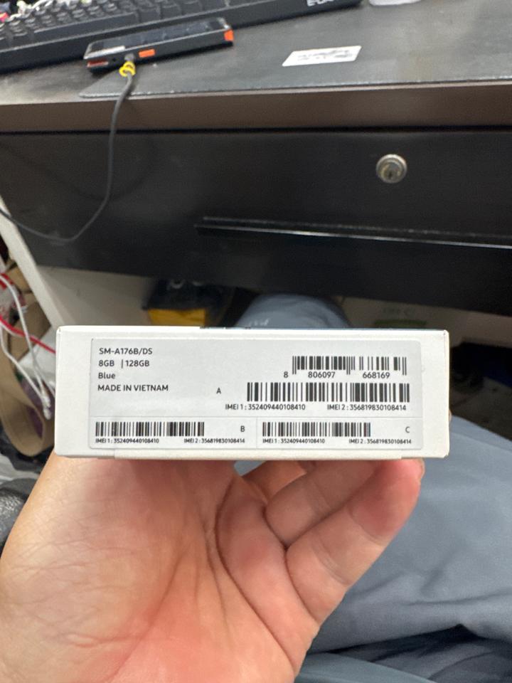 Samsung A17 8/128 xanh 108410-duoc-ban-tai-HuấnĐT.VN - Điện Thoại Chất Giá Trị Thật