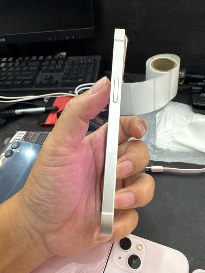 iPhone 13 256G pin 100% trắng 852747-duoc-ban-tai-HuấnĐT.VN - Mua Bán Sửa Chữa Điện Thoại tại Hải Hậu