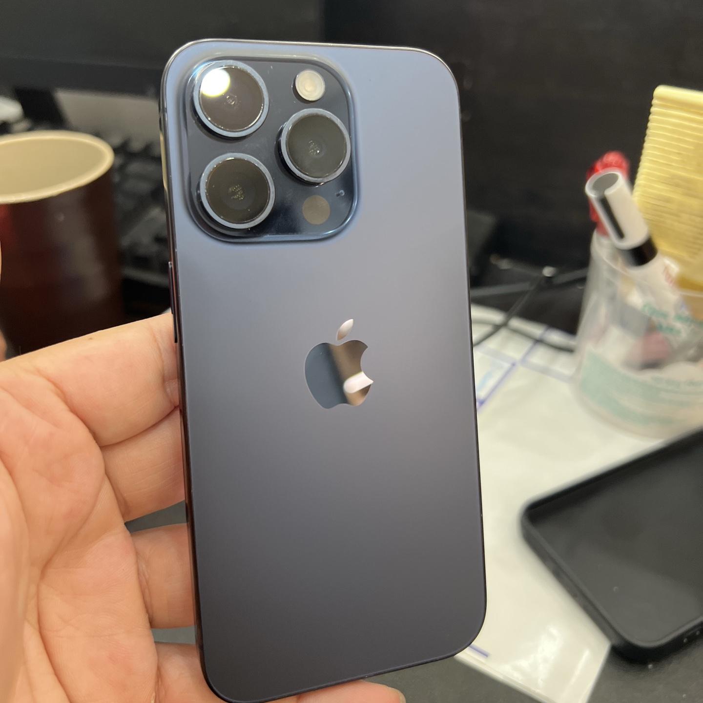 iPhone 15 Pro 256G pin 85% xanh 970372-duoc-ban-tai-HuấnĐT.VN - Mua Bán Sửa Chữa Điện Thoại tại Hải Hậu