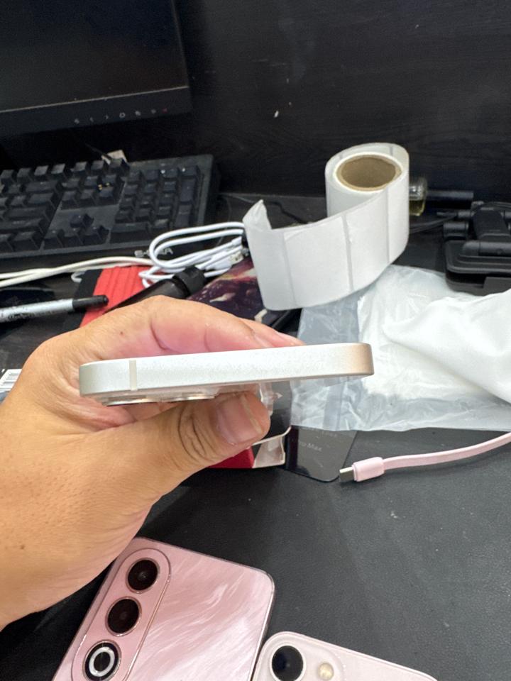 iPhone 13 256G pin 100% trắng 152925-duoc-ban-tai-HuấnĐT.VN - Mua Bán Sửa Chữa Điện Thoại tại Hải Hậu