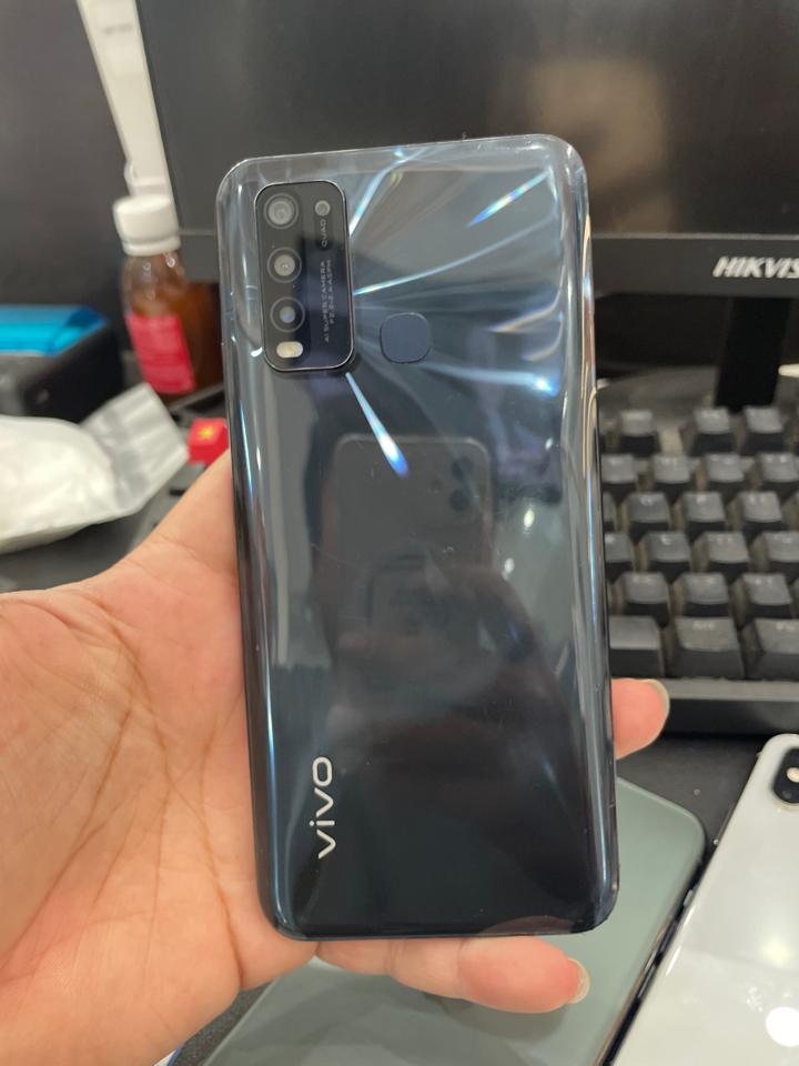 Vivo y50 8/128 đen 815-duoc-ban-tai-Huấn Hải Hậu - thodienthoai.vn