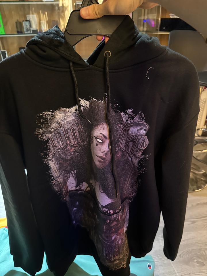 Hoodie đen hình nữ quỷ-duoc-ban-tai-Bent Luxury Thủ Dầu Một