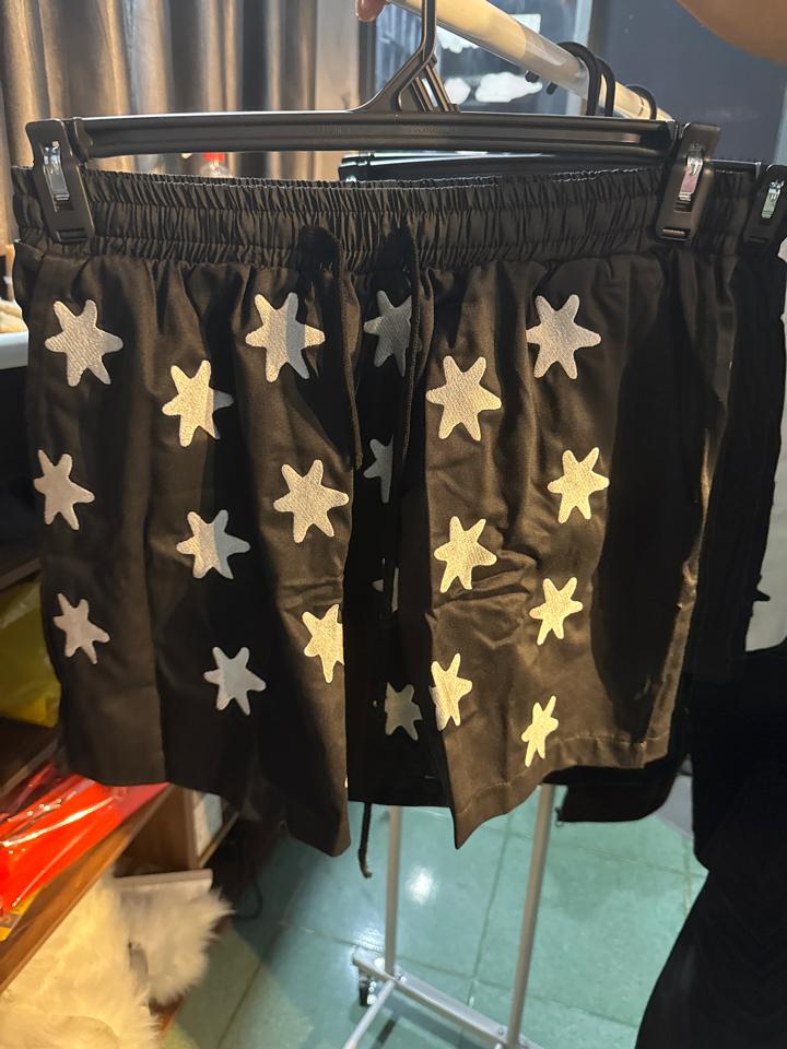 Short đen ngôi sao trắng-duoc-ban-tai-Bent Luxury Tân Uyên