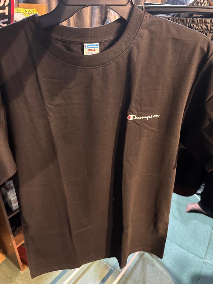 Tee đen champion logo nhỏ-duoc-ban-tai-Bent Luxury Tân Uyên