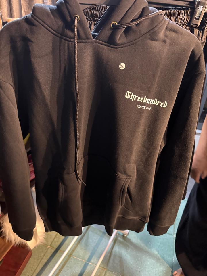 Hoodie đen fearless-duoc-ban-tai-Bent Luxury Tân Uyên