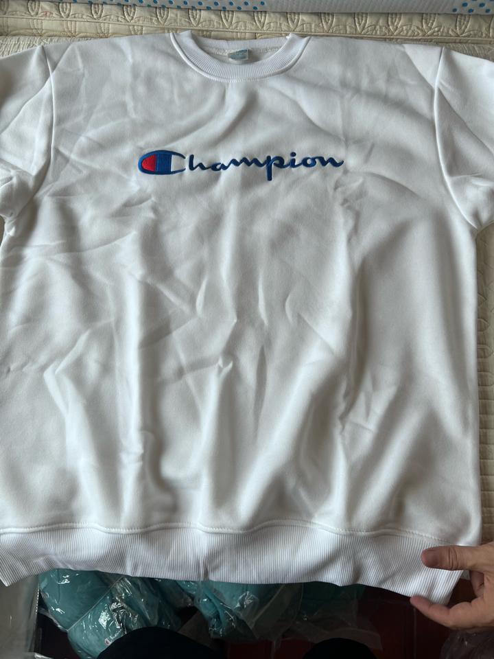 Áo khoác sweater trắng champion-duoc-ban-tai-X Vape House