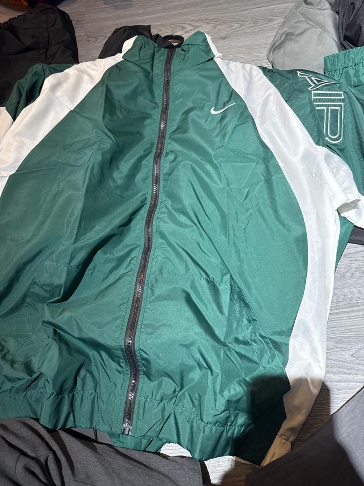 Dù nike xanh trắng thêu tay logo trắng-duoc-ban-tai-Bent Luxury Thủ Dầu Một