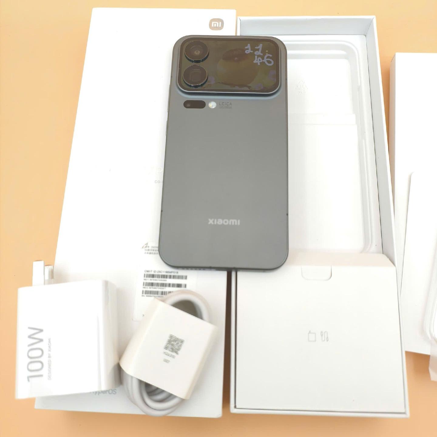 Xiaomi 17 pro max 12/512 Rom quốc tế-duoc-ban-tai-Nhất Tín Mobile , anh chị nhắn zalo 0937545427 ,để tư vấn trước khi đặt hàng giúp em