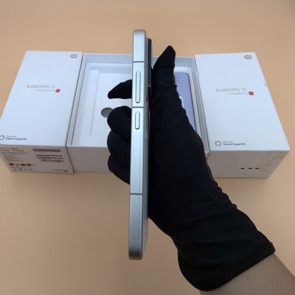 Xiaomi 15 12/256 rom quốc tế 99%-duoc-ban-tai-Nhất Tín Mobile , anh chị nhắn zalo 0937545427 ,để tư vấn trước khi đặt hàng giúp em