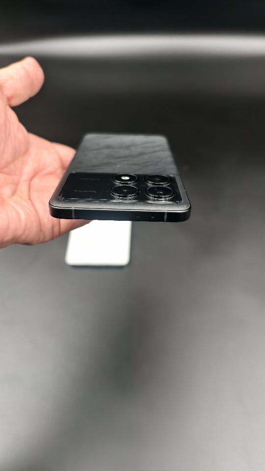 Xiaomi Redmi k70 12/256 Rom quốc tế-duoc-ban-tai-Nhất Tín Mobile , anh chị nhắn zalo 0937545427 ,để tư vấn trước khi đặt hàng giúp em