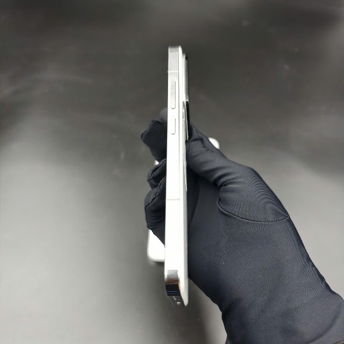 Xiaomi 14 12/256 và 16/512 Rom quốc tế-duoc-ban-tai-Nhất Tín Mobile , anh chị nhắn zalo 0937545427 ,để tư vấn trước khi đặt hàng giúp em