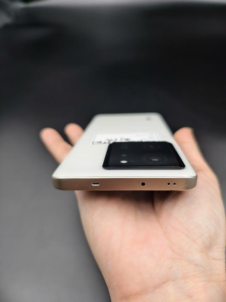K60 Ultra – 16/256 rom quốc tế-duoc-ban-tai-Nhất Tín Mobile