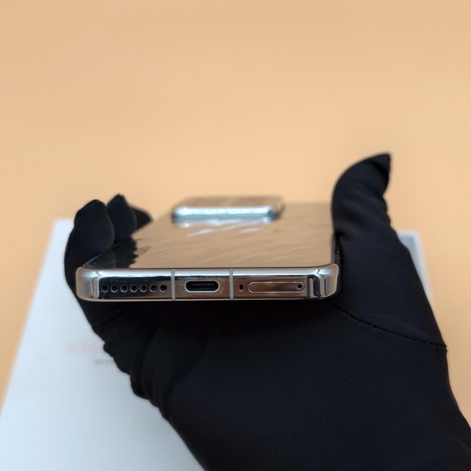Xiaomi 15 12/256 rom quốc tế bảng limited-duoc-ban-tai-Nhất Tín Mobile , anh chị nhắn zalo 0937545427 ,để tư vấn trước khi đặt hàng giúp em