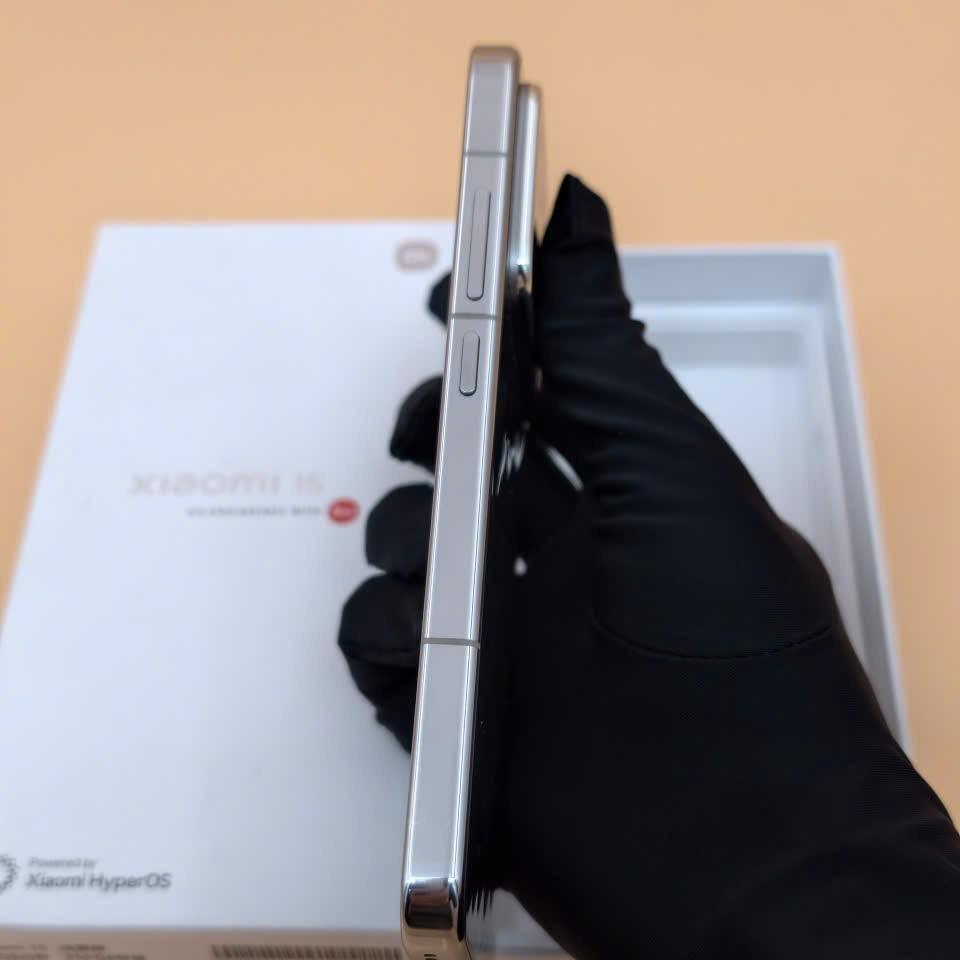 Xiaomi 15 12/256 rom quốc tế bảng limited-duoc-ban-tai-Nhất Tín Mobile , anh chị nhắn zalo 0937545427 ,để tư vấn trước khi đặt hàng giúp em