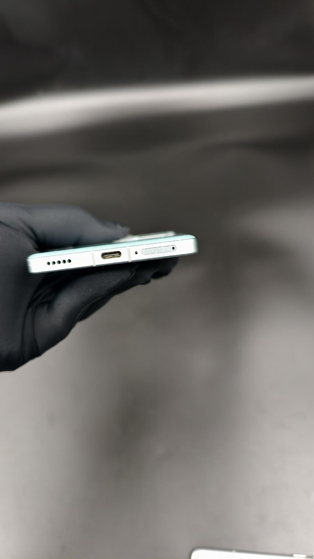Redmi k70 16/512 Rom quốc tế-duoc-ban-tai-Nhất Tín Mobile , anh chị nhắn zalo 0937545427 ,để tư vấn trước khi đặt hàng giúp em