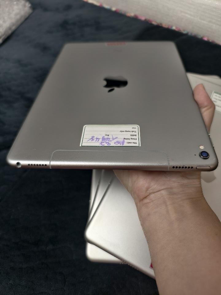 ipad pro 9.7 đủ màu 128g wifi 4g 
-duoc-ban-tai-0937545427