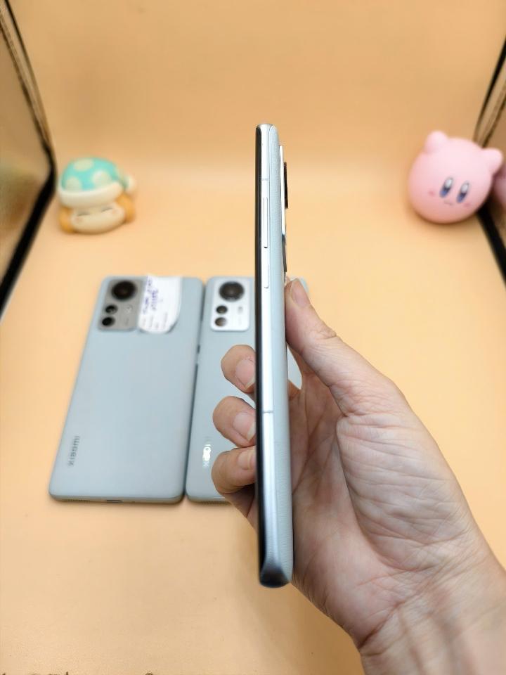 Xiaomi 12 pro 8/128, 12/256 quốc tế kèm sạc-duoc-ban-tai-0937545427