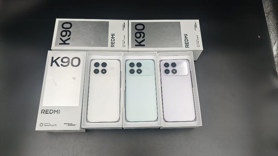 Xiaomi Redmi k90 12/256 Rom quốc tế-duoc-ban-tai-Nhất Tín Mobile , anh chị nhắn zalo 0937545427 ,để tư vấn trước khi đặt hàng giúp em