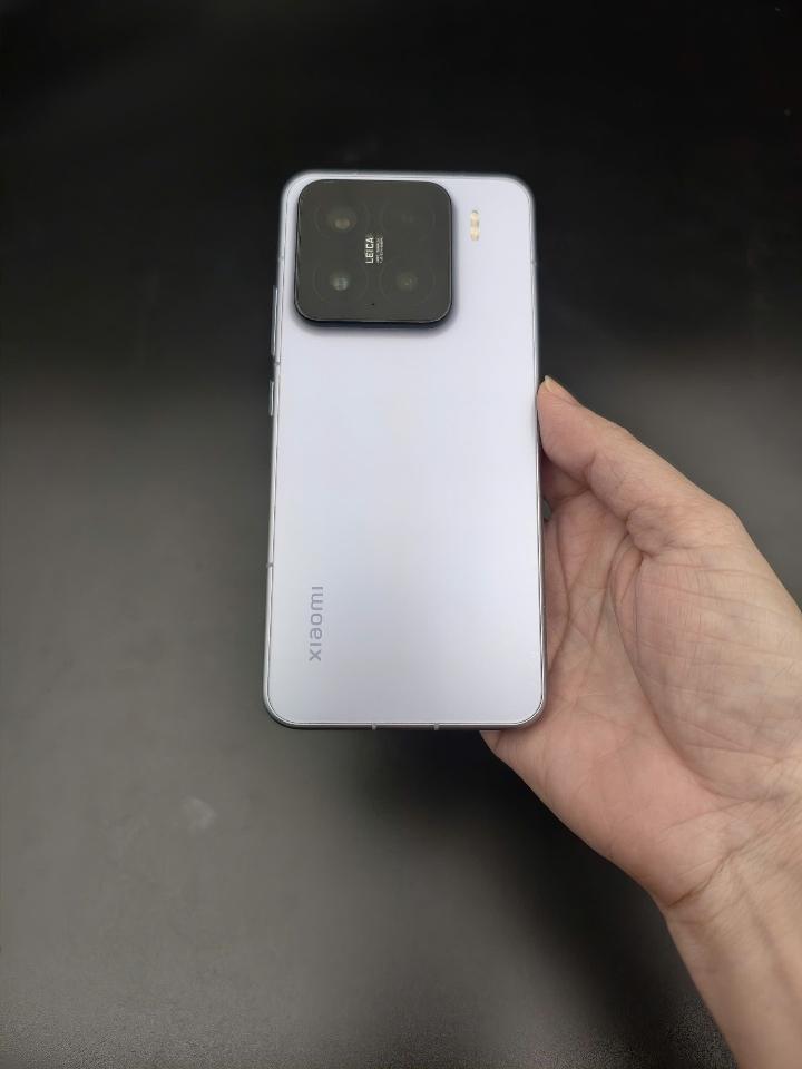 Xiaomi 15 16/512 Rom quốc tế sạc-duoc-ban-tai-Nhất Tín Mobile