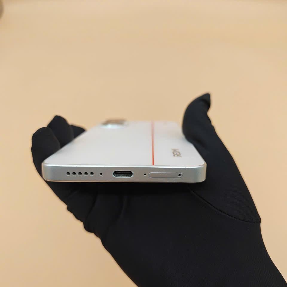 Redmi Turbo 4 12/512 rom quốc tế-duoc-ban-tai-Nhất Tín Mobile , anh chị nhắn zalo 0937545427 ,để tư vấn trước khi đặt hàng giúp em