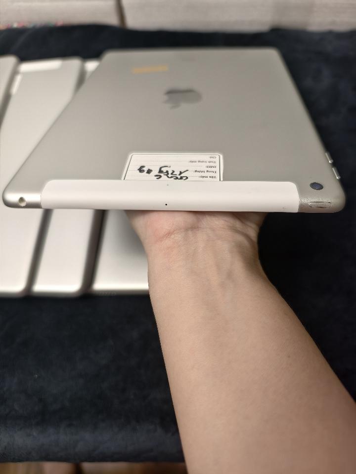 iPad Gen 6 – 128g wifi + 4G | Chip A10
-duoc-ban-tai-0937545427