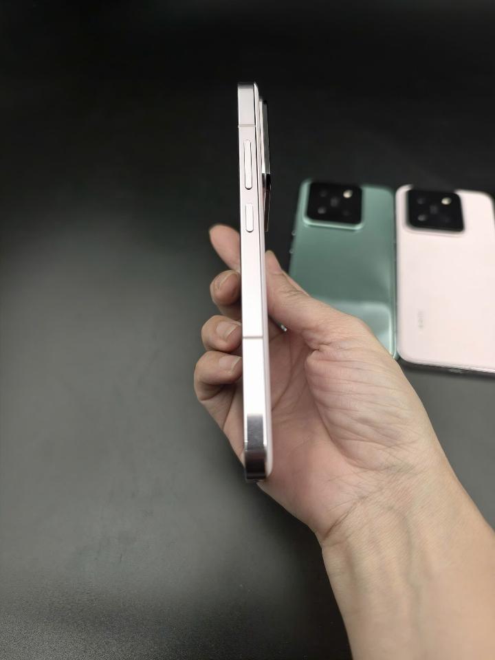 Xiaomi 14 12/256 và 16/512 Rom quốc tế-duoc-ban-tai-Nhất Tín Mobile , anh chị nhắn zalo 0937545427 ,để tư vấn trước khi đặt hàng giúp em