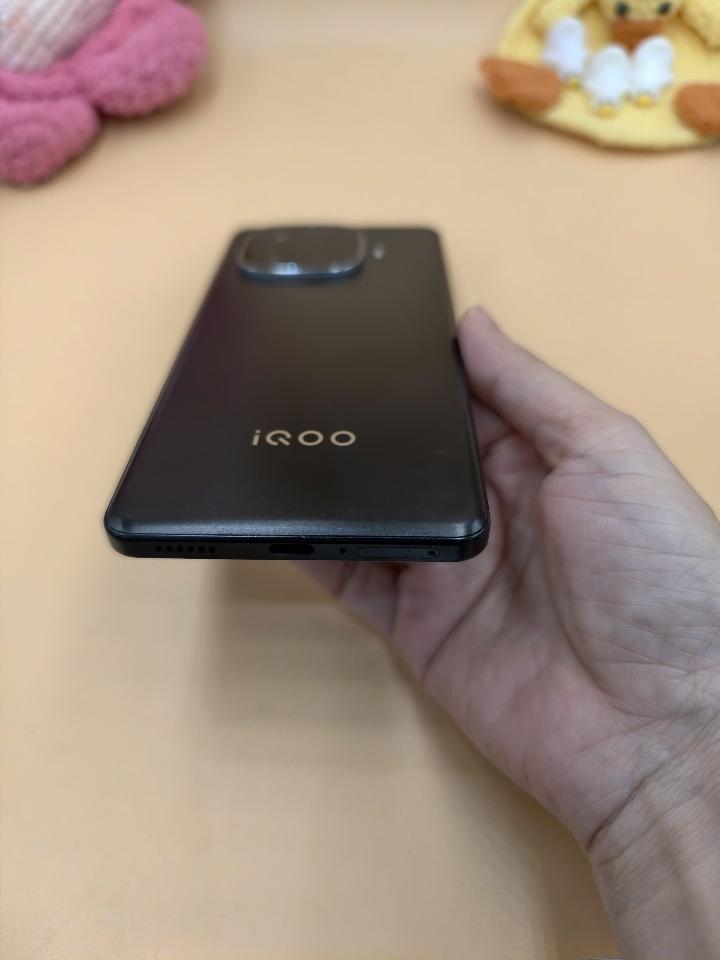 ViVo IQOO Z9 12/512-duoc-ban-tai-0937545427