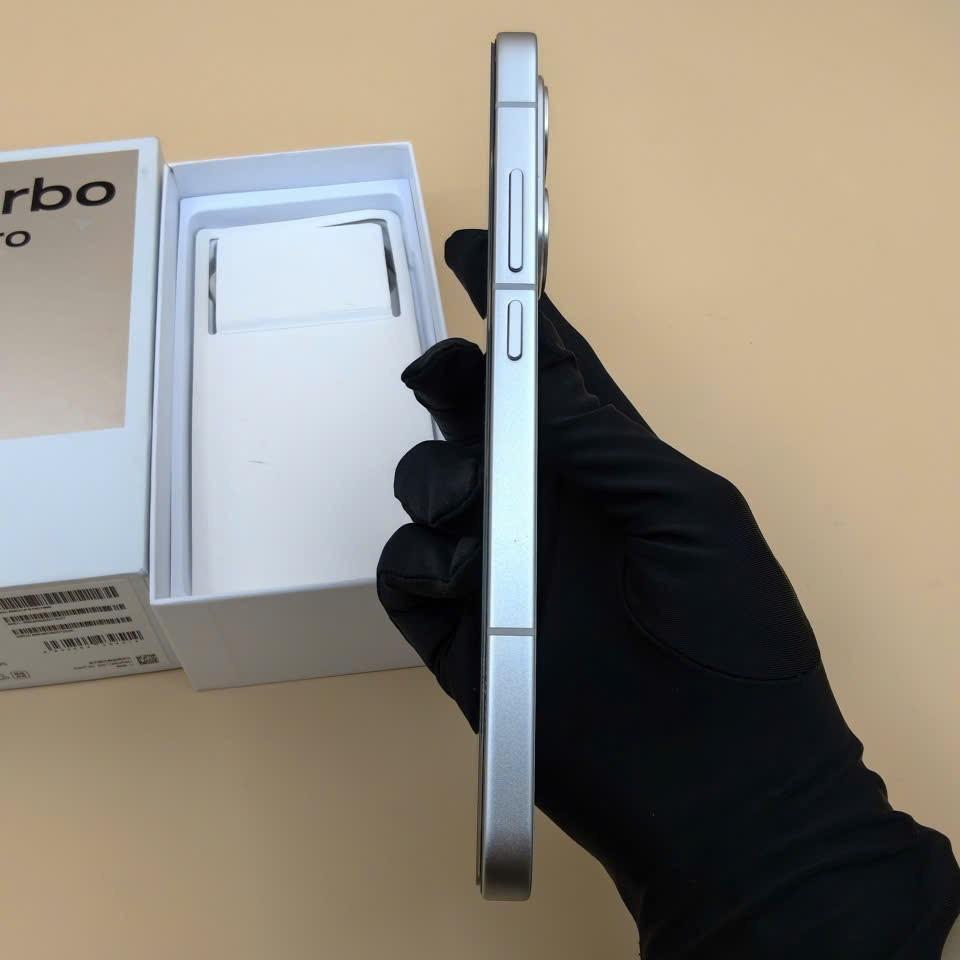 Turbo 4 pro 12/256 Rom quốc tế-duoc-ban-tai-Nhất Tín Mobile , anh chị nhắn zalo 0937545427 ,để tư vấn trước khi đặt hàng giúp em
