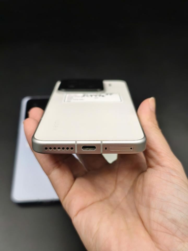 Xiaomi 15 12/256 rom quốc tế-duoc-ban-tai-Nhất Tín Mobile , anh chị nhắn zalo 0937545427 ,để tư vấn trước khi đặt hàng giúp em