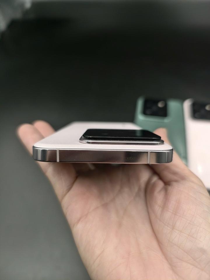 Xiaomi 14 12/256 và 16/512 Rom quốc tế-duoc-ban-tai-Nhất Tín Mobile , anh chị nhắn zalo 0937545427 ,để tư vấn trước khi đặt hàng giúp em