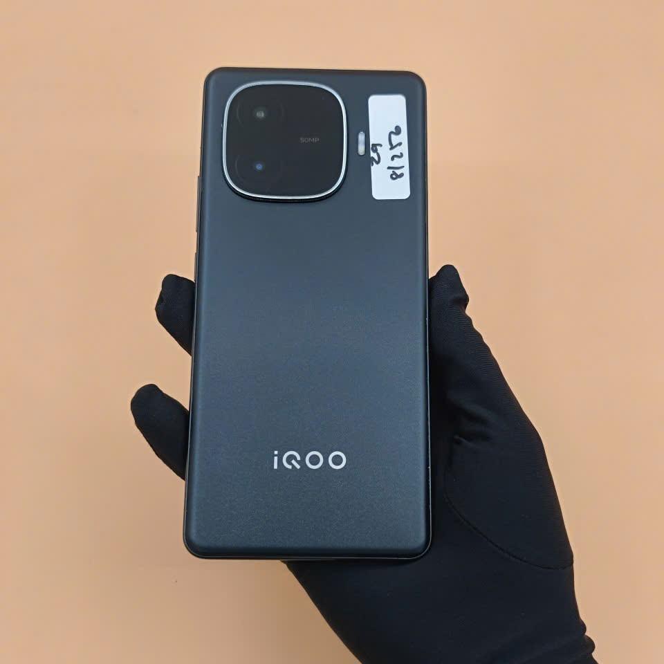 ViVo IQOO Z9 8/256-duoc-ban-tai-Nhất Tín Mobile , anh chị nhắn zalo 0937545427 ,để tư vấn trước khi đặt hàng giúp em