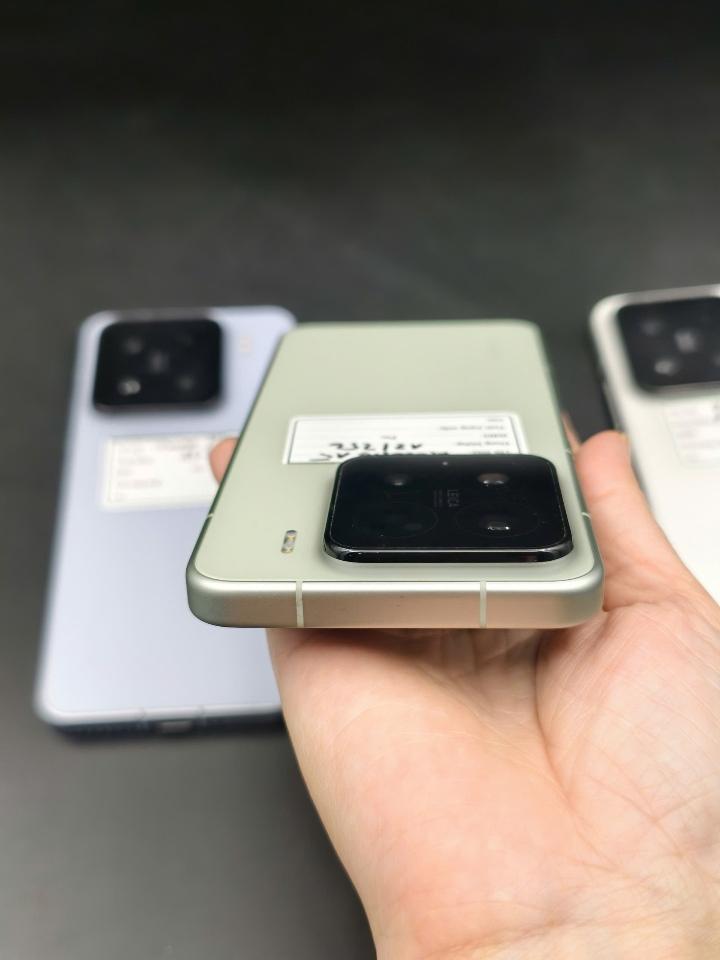 Xiaomi 15 12/256 rom quốc tế-duoc-ban-tai-Nhất Tín Mobile , anh chị nhắn zalo 0937545427 ,để tư vấn trước khi đặt hàng giúp em