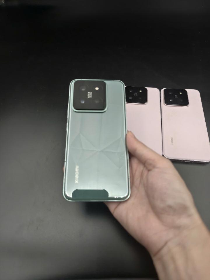 Xiaomi 14 12/256 và 16/512 Rom quốc tế-duoc-ban-tai-Nhất Tín Mobile , anh chị nhắn zalo 0937545427 ,để tư vấn trước khi đặt hàng giúp em
