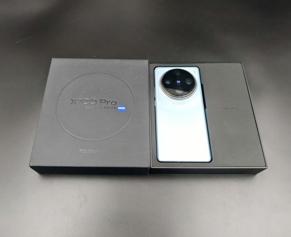 ViVo X100 pro 12/256 Fullbox-duoc-ban-tai-Nhất Tín Mobile