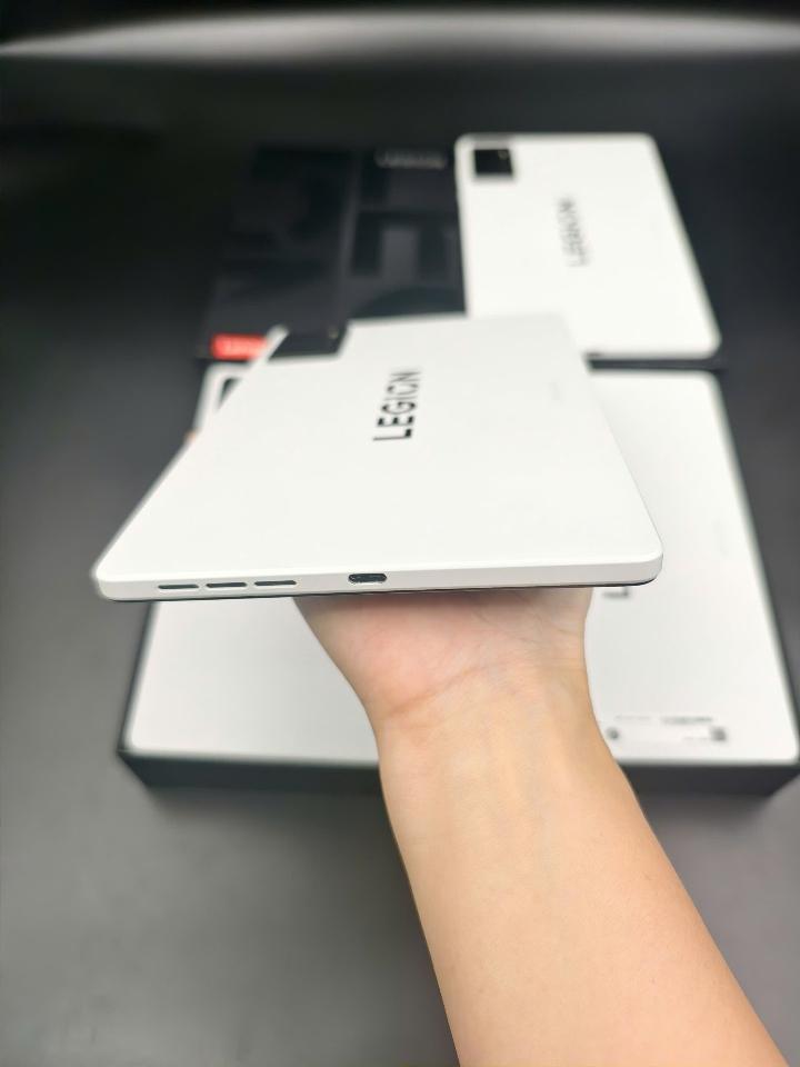 Lenovo Tab Y700 gen 3 12/256 Rom quốc tế-duoc-ban-tai-Nhất Tín Mobile , anh chị nhắn zalo 0937545427 ,để tư vấn trước khi đặt hàng giúp em