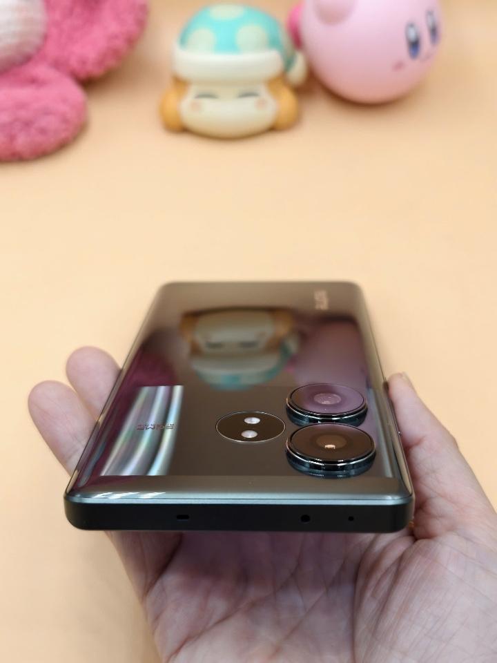 Realme GT Neo 6 12/256-duoc-ban-tai-0937545427