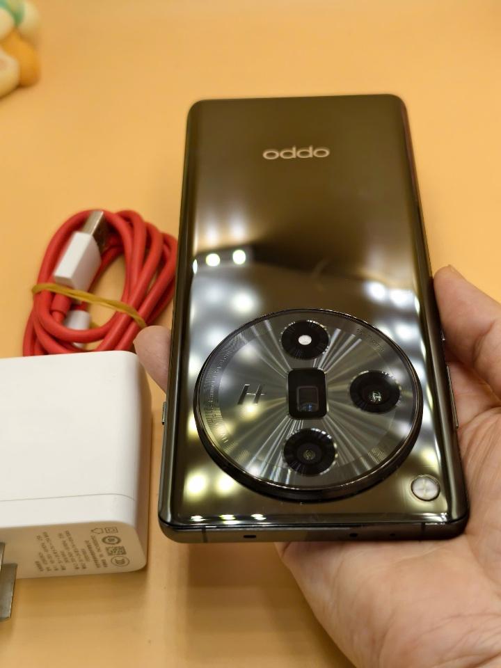 Oppo Find X7 16/256 kèm sạc-duoc-ban-tai-0937545427