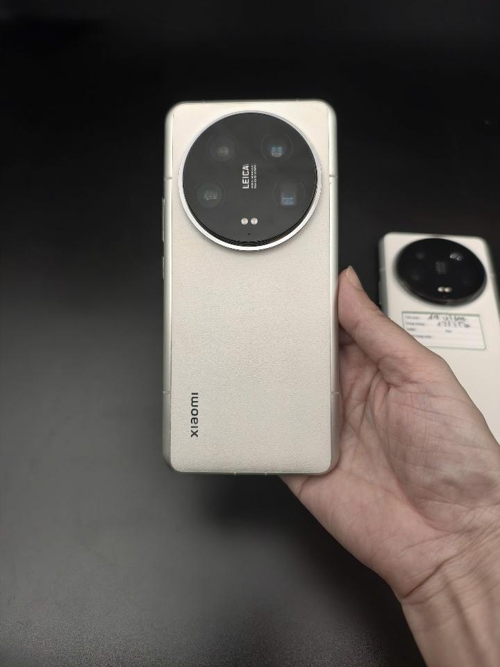 Xiaomi 14 Ultra 12/256 kèm sạc Rom quốc tế-duoc-ban-tai-Nhất Tín Mobile , anh chị nhắn zalo 0937545427 ,để tư vấn trước khi đặt hàng giúp em