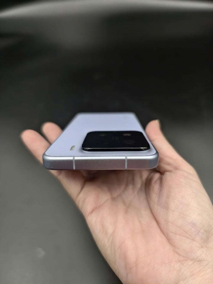 Xiaomi 15 16/512 Rom quốc tế sạc-duoc-ban-tai-Nhất Tín Mobile