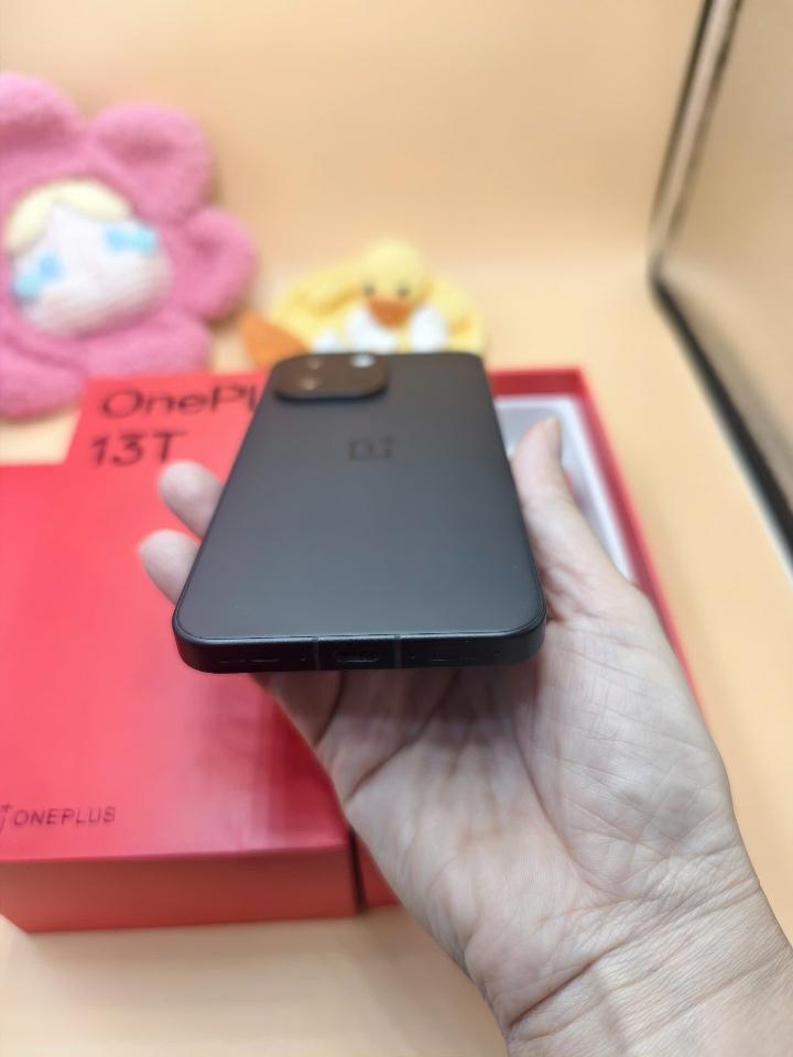 Oneplus 13T 12/256 Rom quốc tế-duoc-ban-tai-0937545427