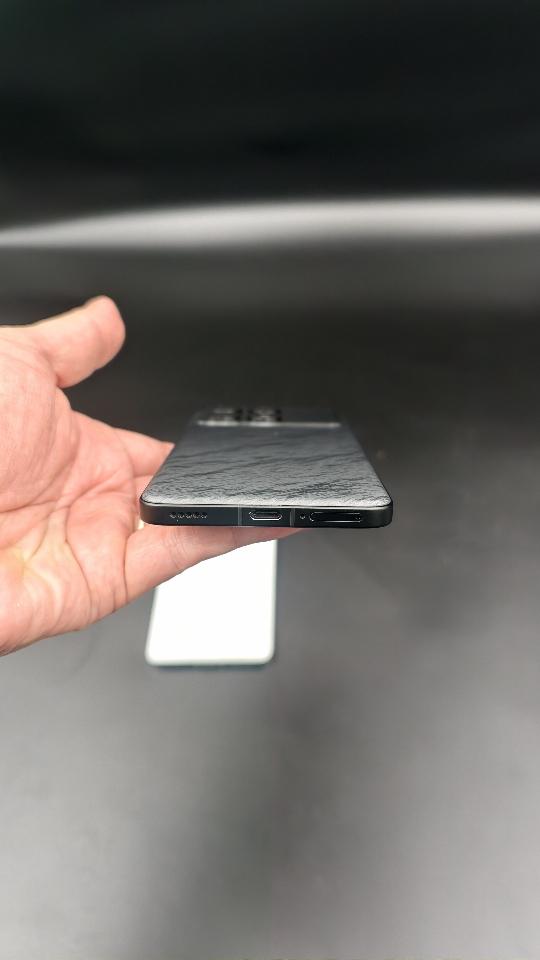 Xiaomi Redmi k70 12/256 Rom quốc tế-duoc-ban-tai-Nhất Tín Mobile , anh chị nhắn zalo 0937545427 ,để tư vấn trước khi đặt hàng giúp em