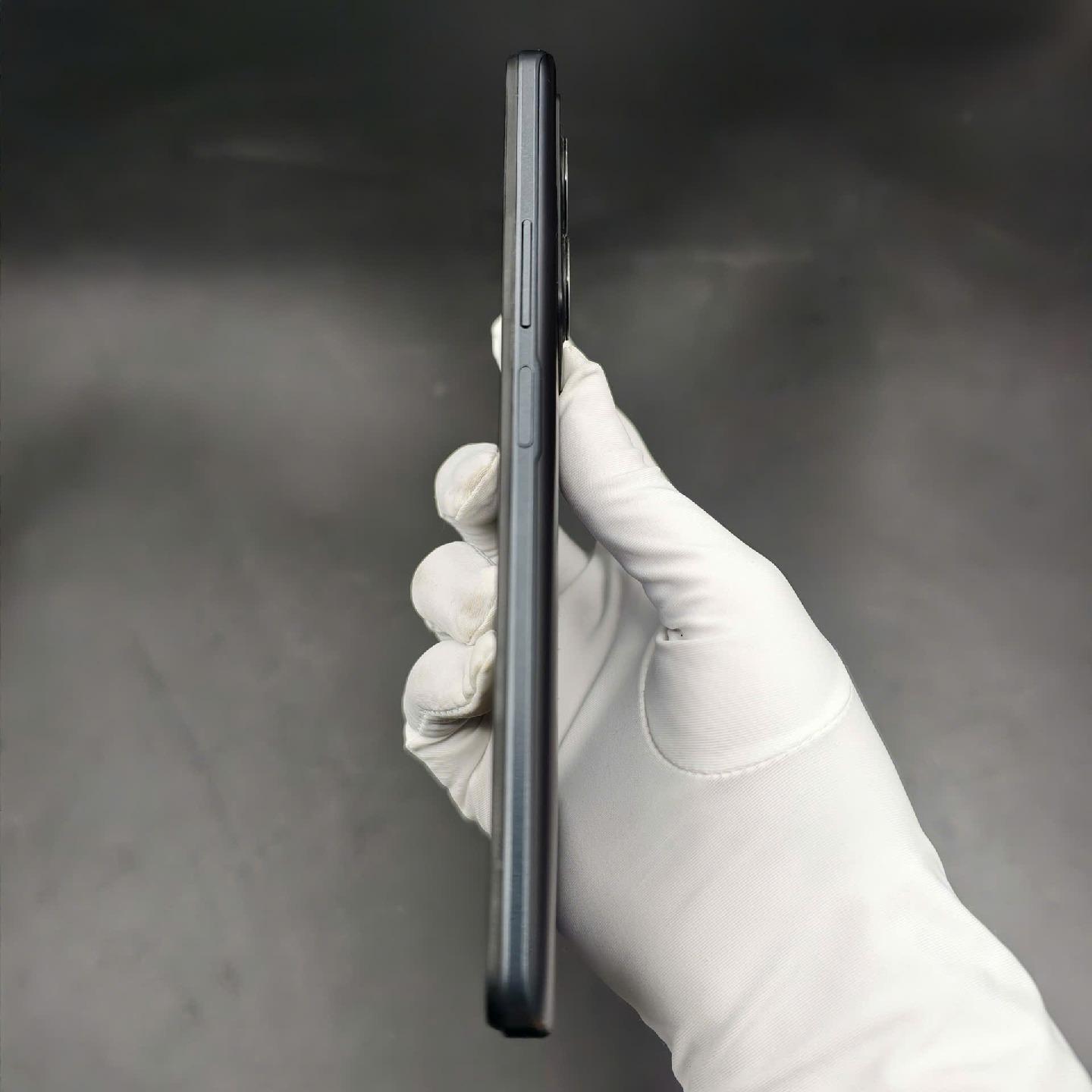Vivo IQOO Z8 5g 12/256-duoc-ban-tai-Nhất Tín Mobile , anh chị nhắn zalo 0937545427 ,để tư vấn trước khi đặt hàng giúp em