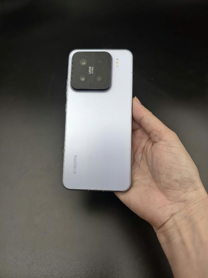 Xiaomi 15 16/512 Rom quốc tế sạc-duoc-ban-tai-Nhất Tín Mobile