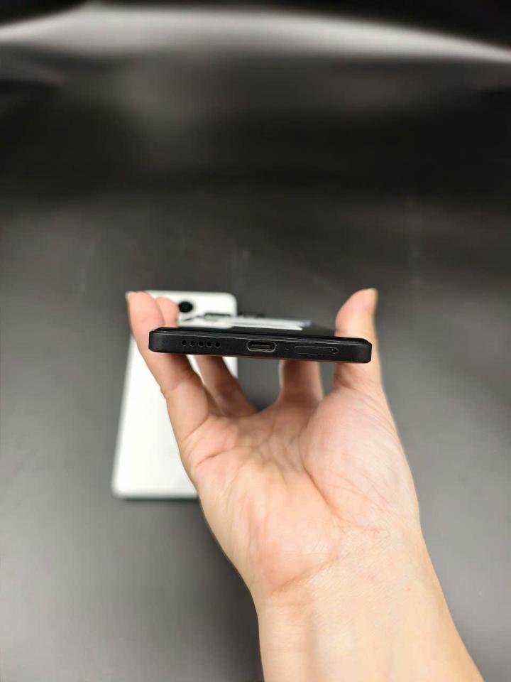 Redmi k70e 12/256 rom quốc tế-duoc-ban-tai-Nhất Tín Mobile