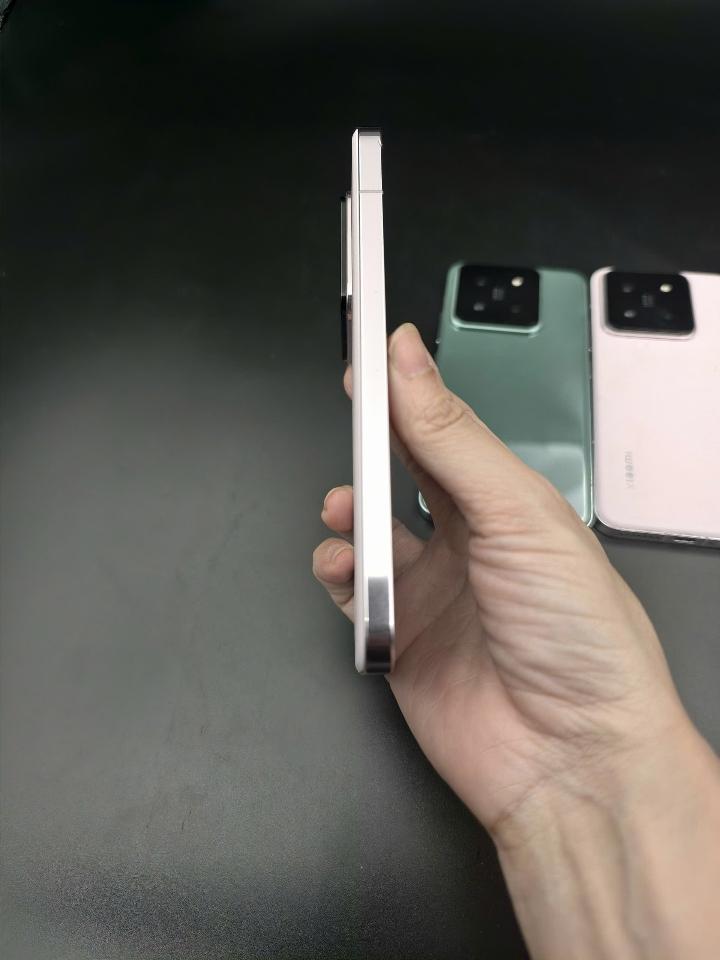Xiaomi 14 12/256 và 16/512 Rom quốc tế-duoc-ban-tai-Nhất Tín Mobile , anh chị nhắn zalo 0937545427 ,để tư vấn trước khi đặt hàng giúp em