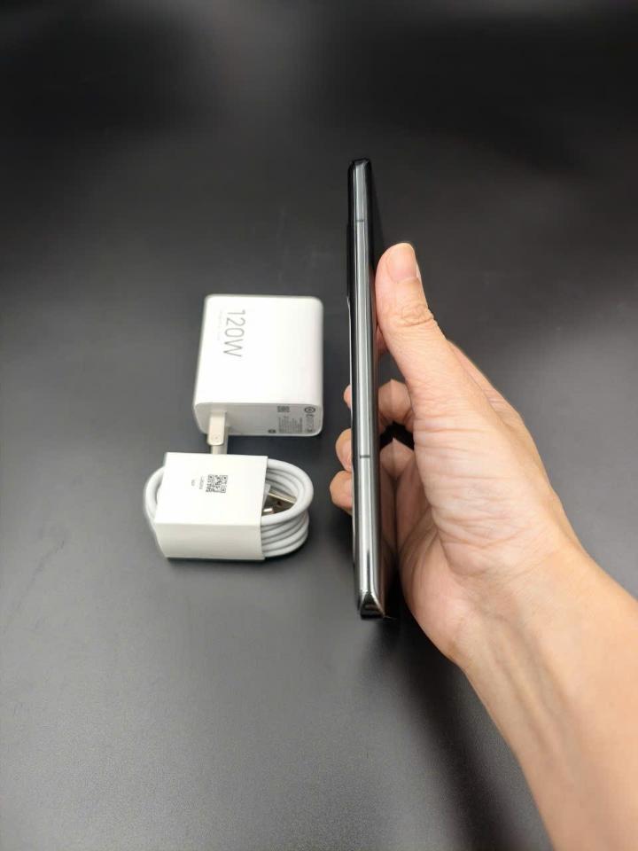 Xiaomi 13 Pro 12/512 Rom quốc tế sạc-duoc-ban-tai-Nhất Tín Mobile