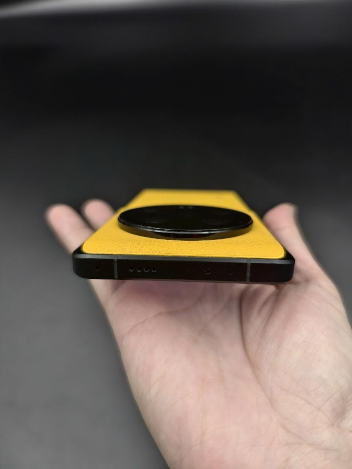 Xiaomi 13 Ultra 16/512 bảng Edition rom quốc tế kèm sạc-duoc-ban-tai-Nhất Tín Mobile , anh chị nhắn zalo 0937545427 ,để tư vấn trước khi đặt hàng giúp em