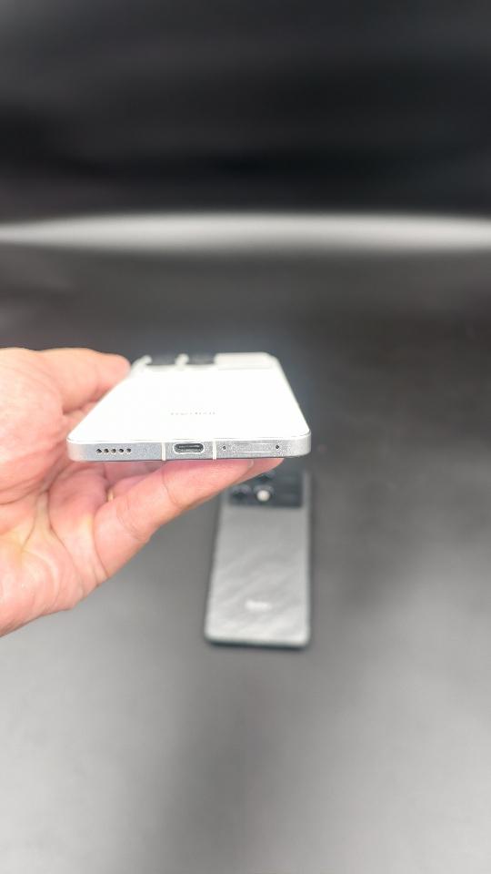 Xiaomi Redmi k70 12/256 Rom quốc tế-duoc-ban-tai-Nhất Tín Mobile , anh chị nhắn zalo 0937545427 ,để tư vấn trước khi đặt hàng giúp em