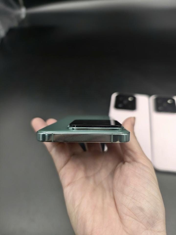 Xiaomi 14 12/256 và 16/512 Rom quốc tế-duoc-ban-tai-Nhất Tín Mobile , anh chị nhắn zalo 0937545427 ,để tư vấn trước khi đặt hàng giúp em