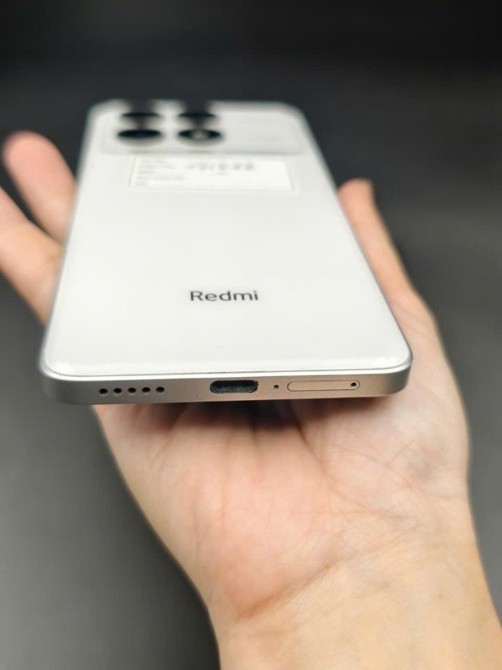 Redmi k70e 12/256 rom quốc tế-duoc-ban-tai-Nhất Tín Mobile